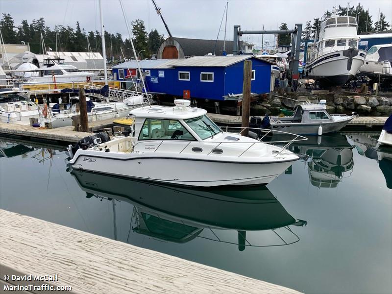 headquarters (Pleasure craft) - IMO , MMSI 316040921 under the flag of Canada