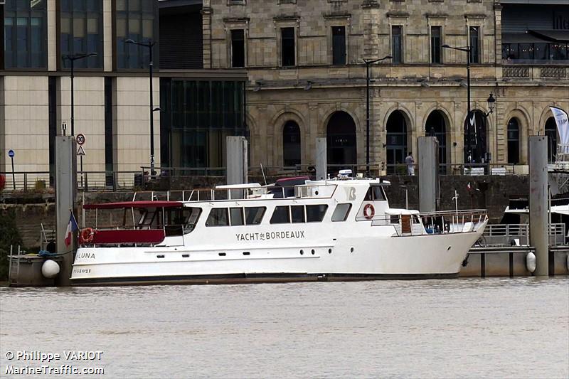 le luna (-) - IMO , MMSI 226006130 under the flag of France