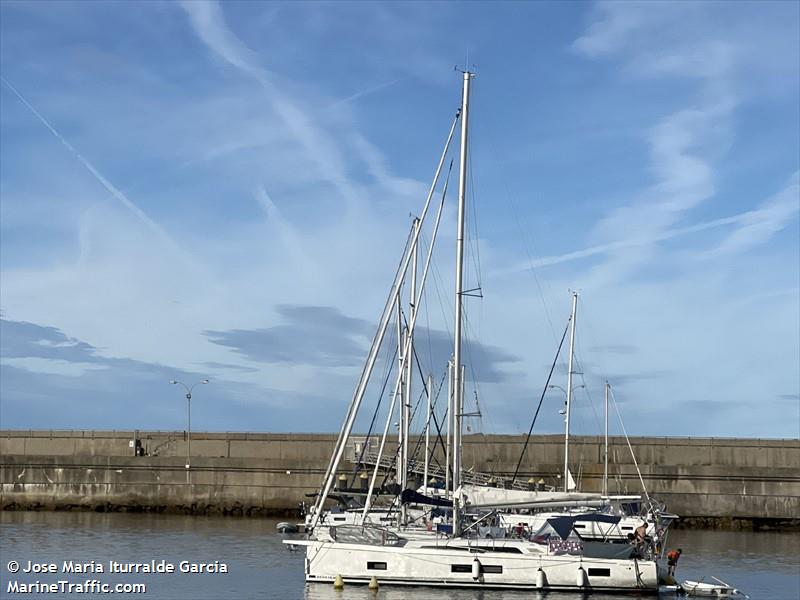 maha 2 (Sailing vessel) - IMO , MMSI 228039180, Call Sign FAH6377 under the flag of France