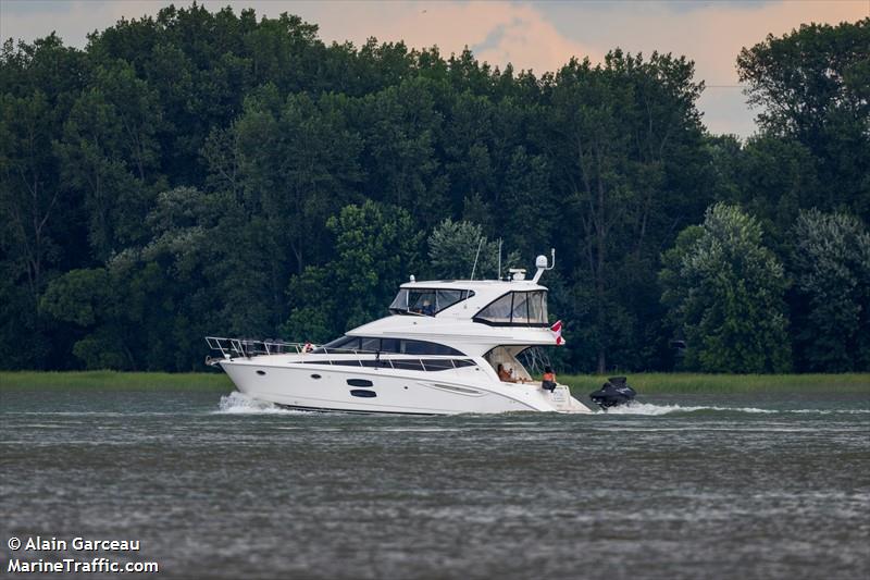 vin eau (Pleasure craft) - IMO , MMSI 316034867, Call Sign XXXX under the flag of Canada