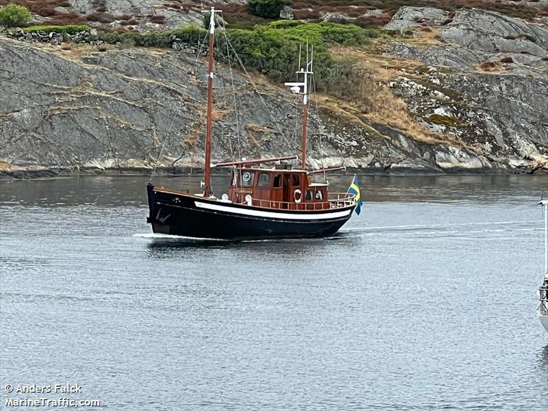 caroline (Pleasure craft) - IMO , MMSI 265023550, Call Sign SG 2421 under the flag of Sweden