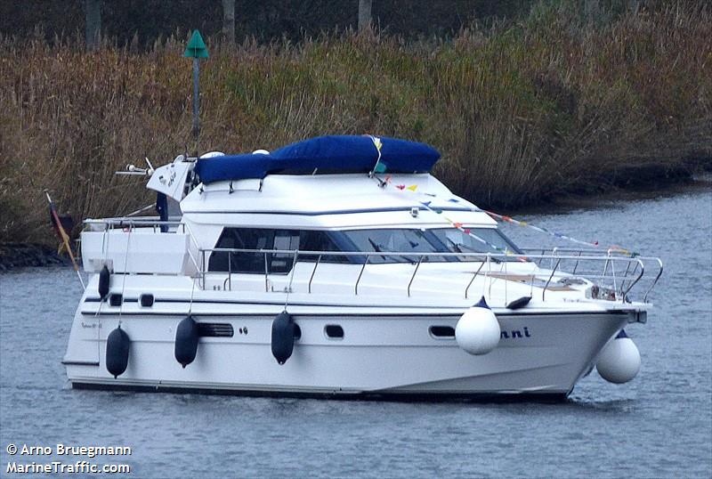bella clara (Unknown) - IMO , MMSI 211247910 under the flag of Germany