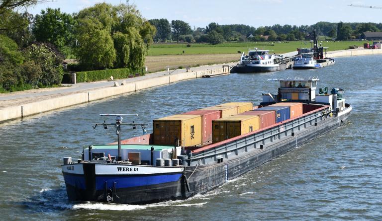 were di (Cargo ship) - IMO , MMSI 205334890, Call Sign OT 3348 under the flag of Belgium