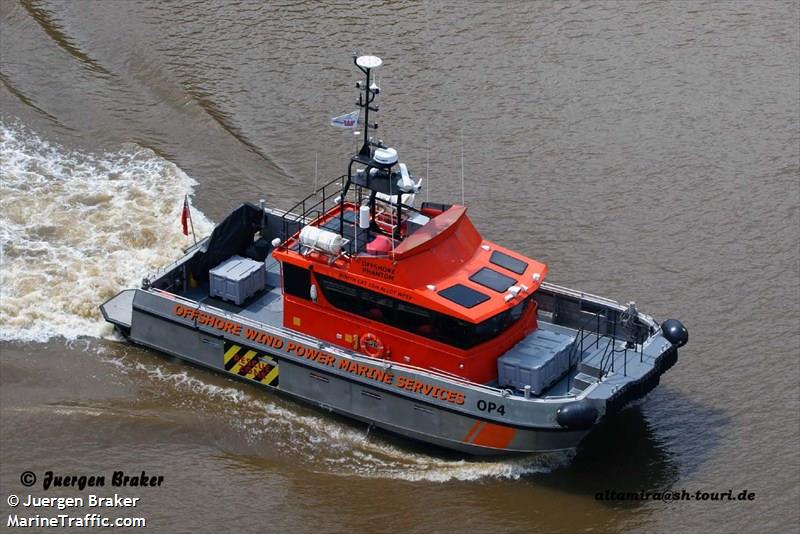 offshore phantom (Port tender) - IMO , MMSI 235083747, Call Sign 2EBO7 under the flag of United Kingdom (UK)