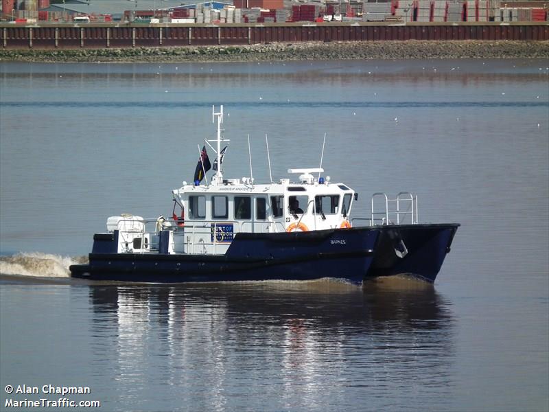 barnes (Port tender) - IMO , MMSI 235085697, Call Sign 2EJR5 under the flag of United Kingdom (UK)