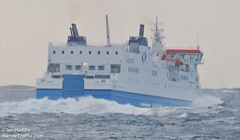 mv hjaltland (Passenger/Ro-Ro Cargo Ship) - IMO 9244958, MMSI 235450000, Call Sign VSTY8 under the flag of United Kingdom (UK)