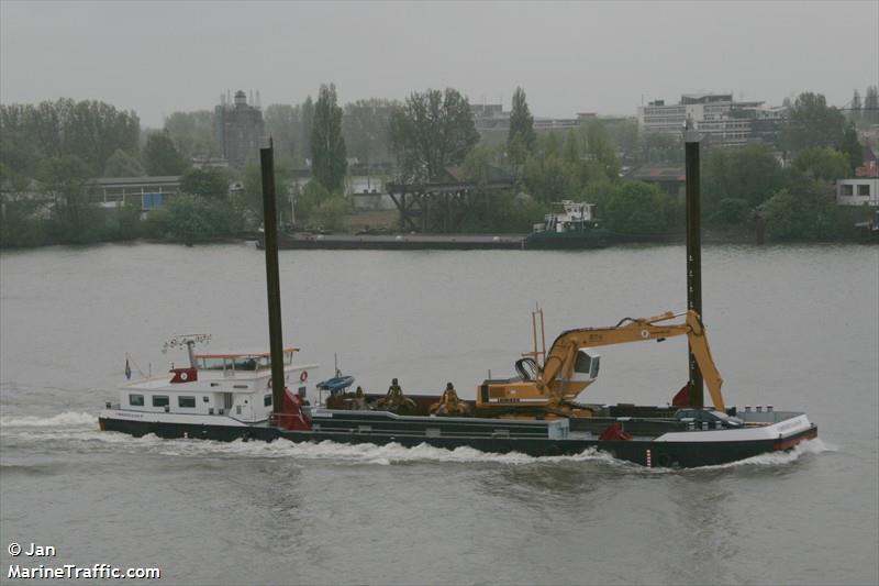 christiaan p (Dredging or UW ops) - IMO , MMSI 244660237, Call Sign PD2979 under the flag of Netherlands