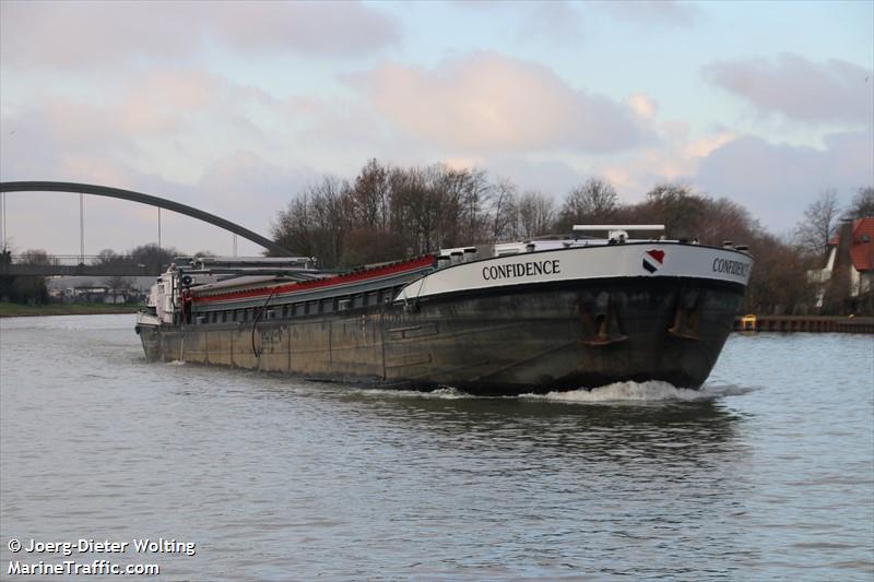 confidence (Cargo ship) - IMO , MMSI 244730300, Call Sign PI2877 under the flag of Netherlands