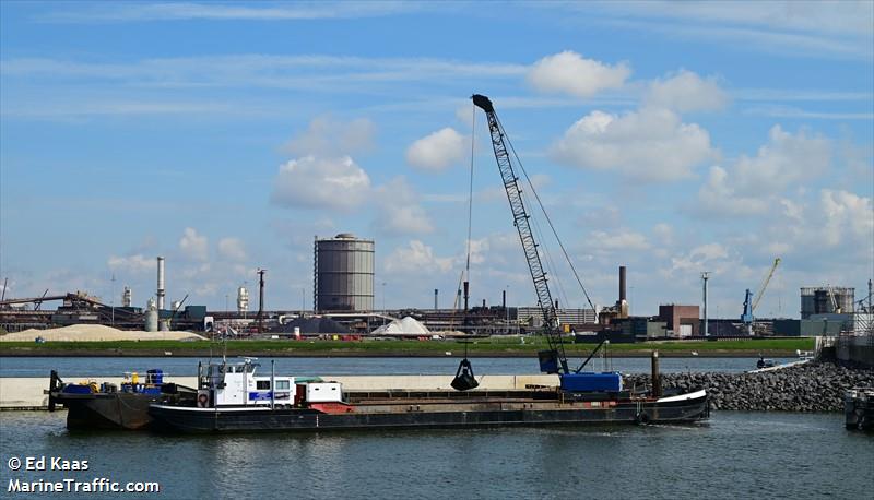 leendert (Dredging or UW ops) - IMO , MMSI 244740972, Call Sign PD9584 under the flag of Netherlands