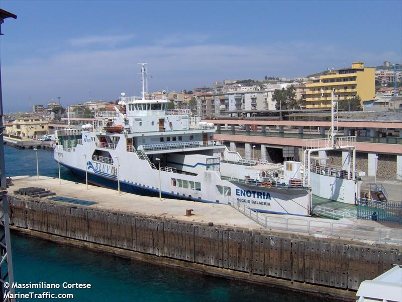 enotria (Passenger/Ro-Ro Cargo Ship) - IMO 9257917, MMSI 247079200, Call Sign IBRJ under the flag of Italy