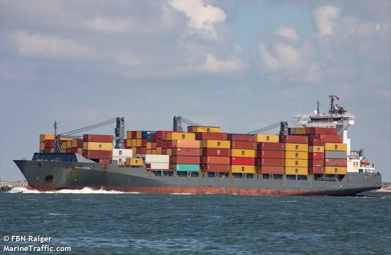 valdivia (Container Ship) - IMO 9333395, MMSI 255806256, Call Sign CQAR6 under the flag of Madeira