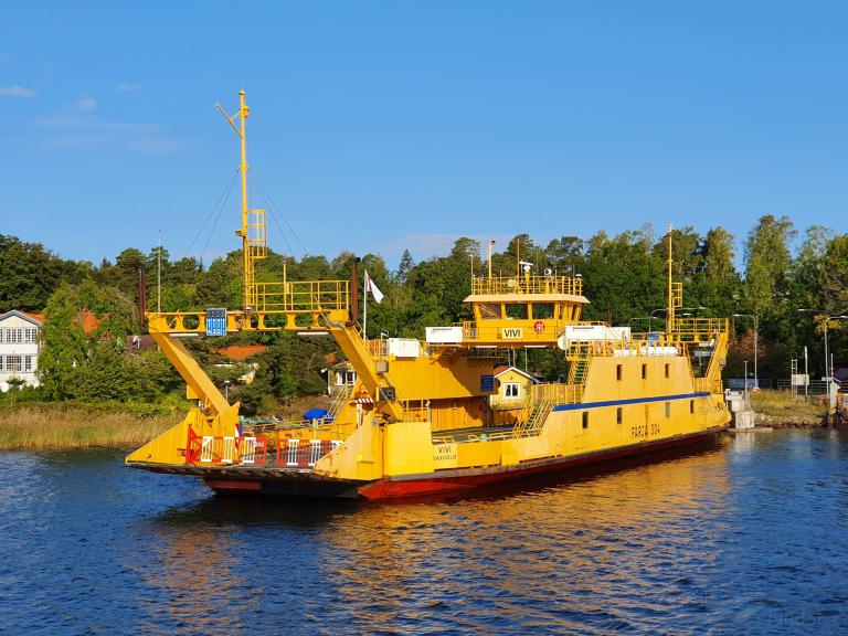 vivi (Passenger Ship) - IMO 7723584, MMSI 265577470, Call Sign SFIA under the flag of Sweden