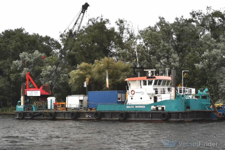 baltic worker (Crane Ship) - IMO 8829426, MMSI 277545000, Call Sign LYAZ under the flag of Lithuania