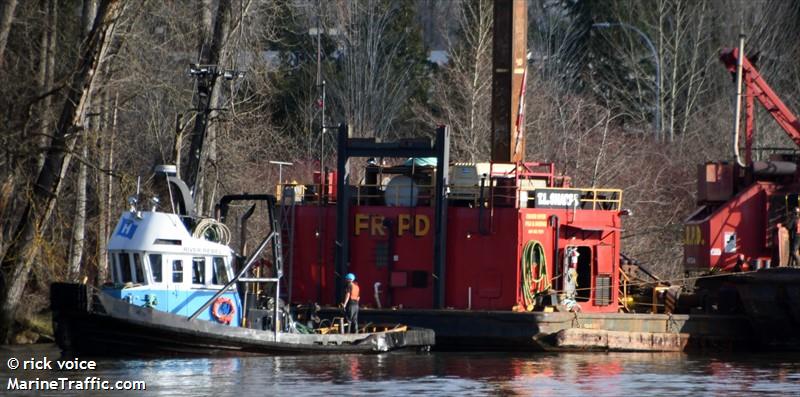 river rebel (Tug) - IMO , MMSI 316028292 under the flag of Canada