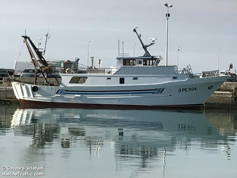 nuovo lealdo . (Fishing vessel) - IMO , MMSI 247141350, Call Sign IICU under the flag of Italy