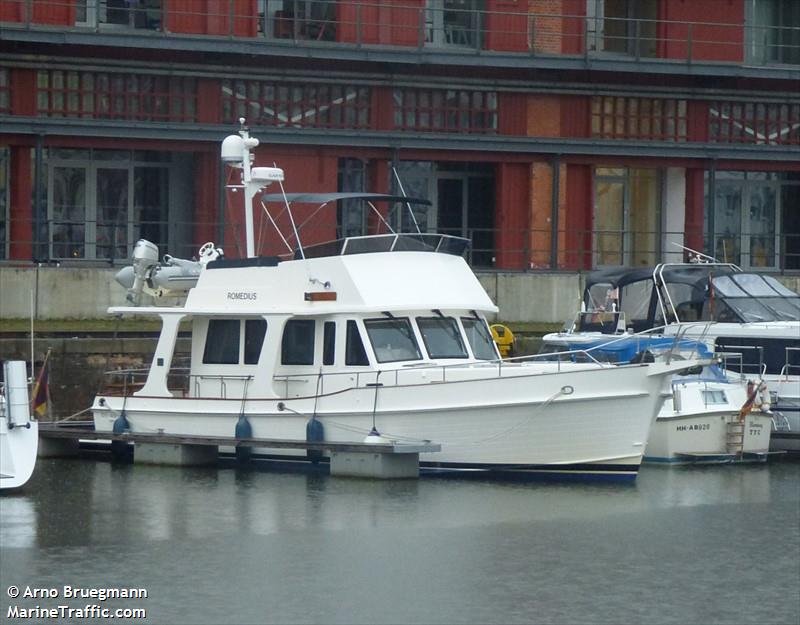 tres (Pleasure craft) - IMO , MMSI 211128800, Call Sign DA3957 under the flag of Germany