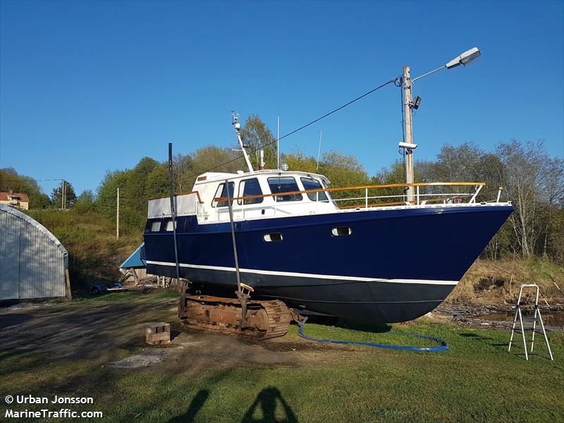 kia ii (Pleasure craft) - IMO , MMSI 265801680, Call Sign SD9870 under the flag of Sweden