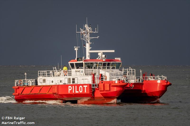 pilottender doese (Pilot Vessel) - IMO 9199933, MMSI 211301380, Call Sign DFQA under the flag of Germany
