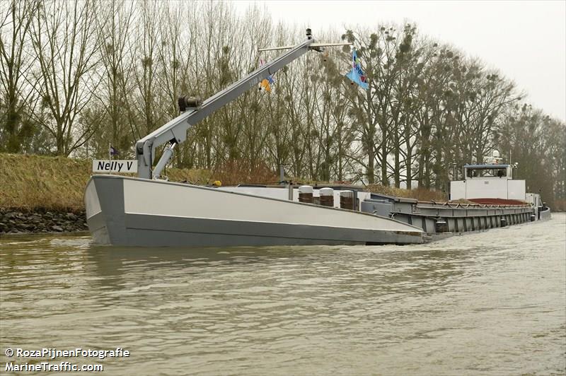 nelly v (Cargo ship) - IMO , MMSI 244670231, Call Sign PE8249 under the flag of Netherlands