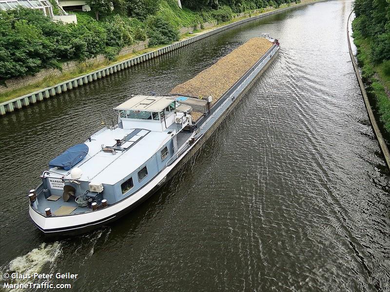 mi vida (Cargo ship) - IMO , MMSI 244690811, Call Sign PD9104 under the flag of Netherlands