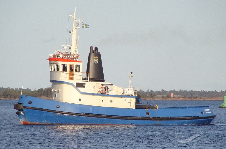 herbert (Tug) - IMO 7407556, MMSI 265586850, Call Sign SJOG under the flag of Sweden