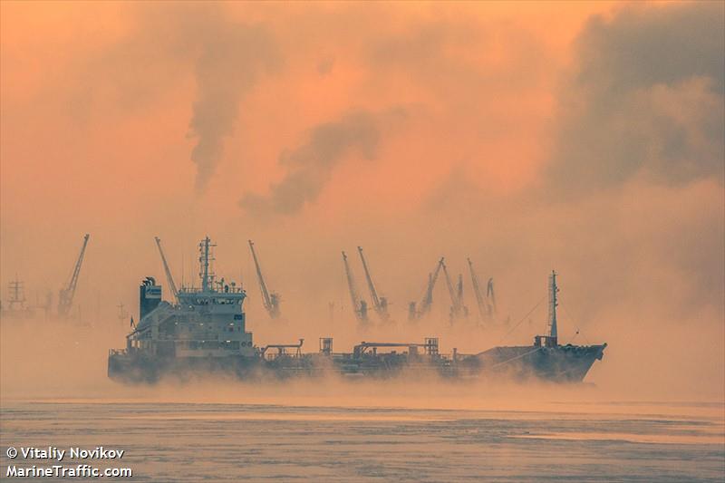 gazpromneft west (Chemical/Oil Products Tanker) - IMO 9031636, MMSI 273334320, Call Sign UBOF3 under the flag of Russia