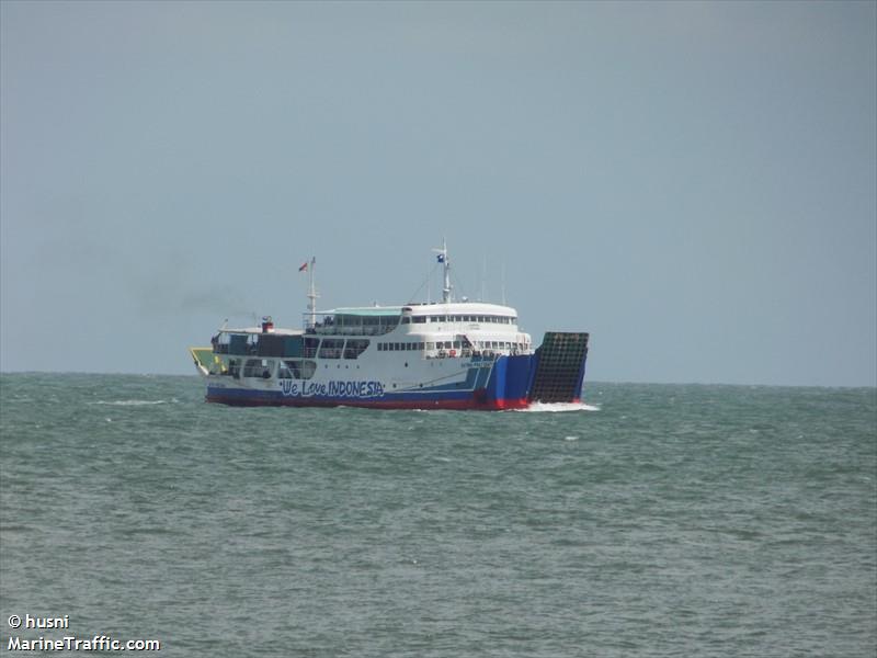 kmp satria pratama (Passenger/Ro-Ro Cargo Ship) - IMO 6502725, MMSI 525002091, Call Sign YFLU under the flag of Indonesia