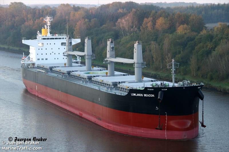 lowlands beacon (Bulk Carrier) - IMO 9590917, MMSI 538004405, Call Sign V7WV6 under the flag of Marshall Islands