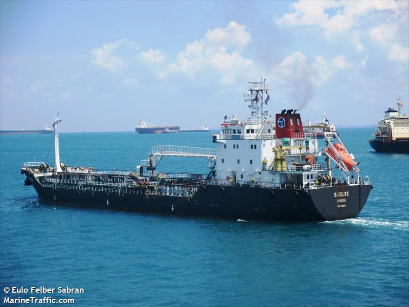 marine kite (Oil Products Tanker) - IMO 9438274, MMSI 565679000, Call Sign 9VCA9 under the flag of Singapore