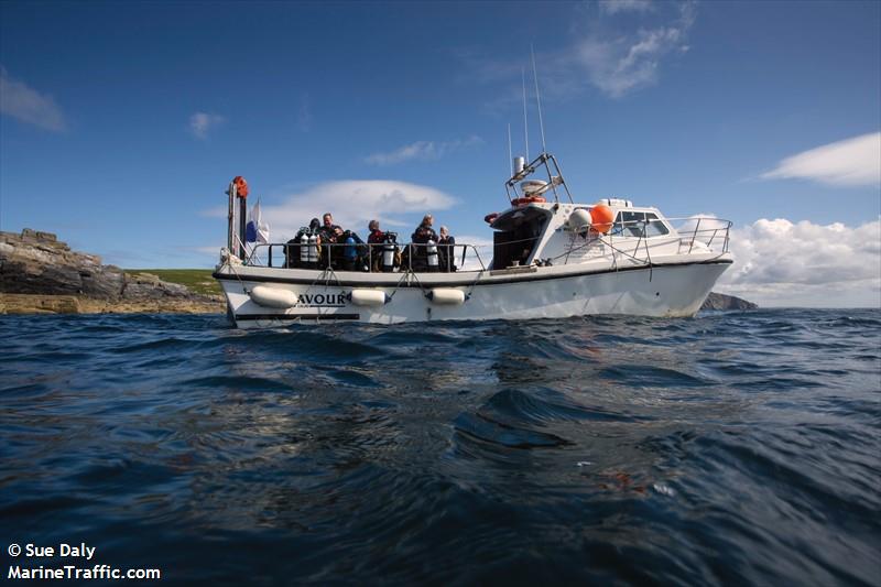 endeavour iwp (Diving ops) - IMO , MMSI 235014055, Call Sign MCWP4 under the flag of United Kingdom (UK)