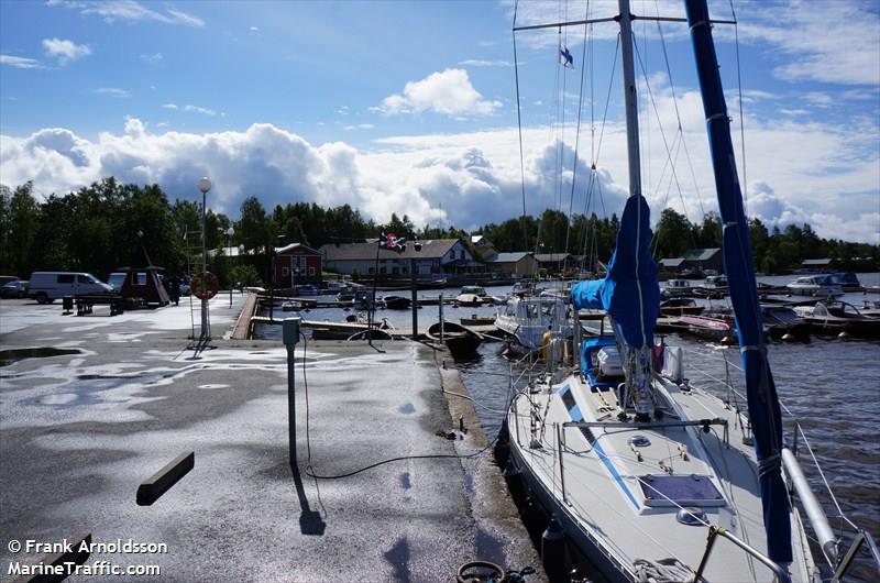 two sigma (Pleasure craft) - IMO , MMSI 265551630, Call Sign SC9292 under the flag of Sweden