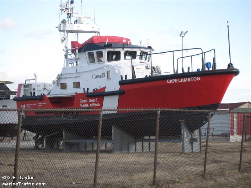 ccgc cape lambton (SAR) - IMO , MMSI 316005379, Call Sign CG8049 under the flag of Canada