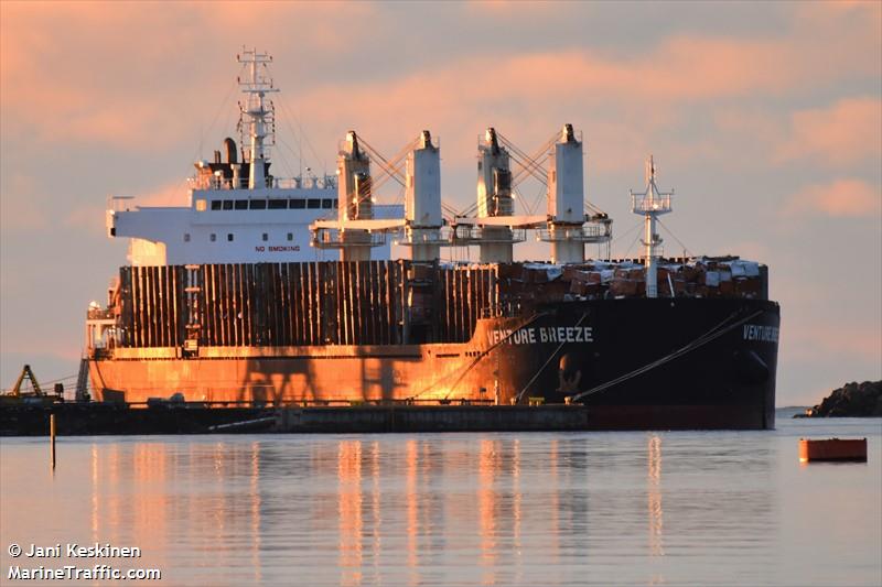 venture breeze (Bulk Carrier) - IMO 9725419, MMSI 538009521, Call Sign V7A4843 under the flag of Marshall Islands