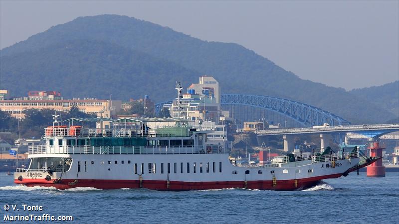 seaparadise (-) - IMO , MMSI 440108320, Call Sign 300 under the flag of Korea