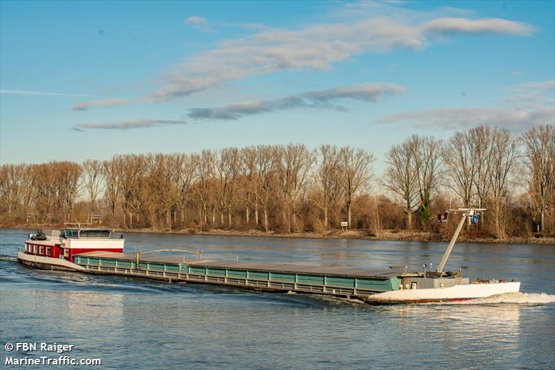 siguenza (Cargo ship) - IMO , MMSI 205355890, Call Sign OT3558 under the flag of Belgium