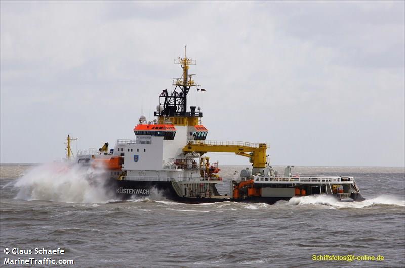 neuwerk (Pollution Control Vessel) - IMO 9143984, MMSI 211267710, Call Sign DBJM under the flag of Germany