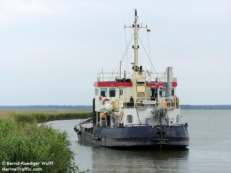 helle saj (Hopper Dredger) - IMO 5289883, MMSI 219013964, Call Sign OWHZ under the flag of Denmark