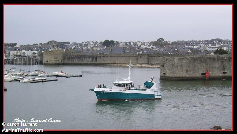 fv cayola (Fishing vessel) - IMO , MMSI 228033600, Call Sign FIFX under the flag of France