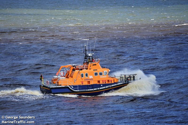 rnli lifeboat 17-24 (SAR) - IMO , MMSI 232004399, Call Sign 2IJR under the flag of United Kingdom (UK)