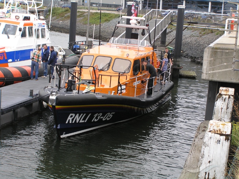 rnli lifeboat 13-05 (SAR) - IMO , MMSI 235101098, Call Sign 2GWM6 under the flag of United Kingdom (UK)