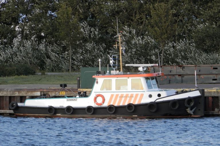 zwarte gans (Tug) - IMO , MMSI 244660128, Call Sign PE0 under the flag of Netherlands