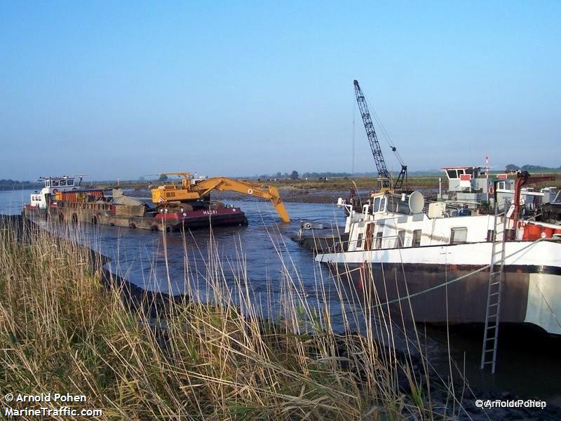 magri (Dredging or UW ops) - IMO , MMSI 244660249, Call Sign PF2435 under the flag of Netherlands