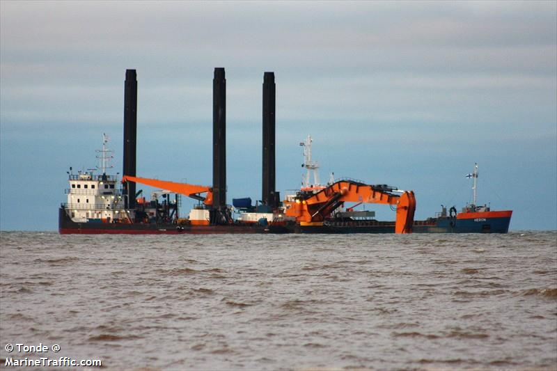 simson (Dredging or UW ops) - IMO , MMSI 245688000, Call Sign PBBO under the flag of Netherlands