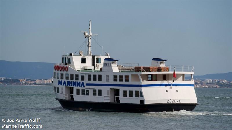 zezere (Passenger ship) - IMO , MMSI 263047004 under the flag of Portugal