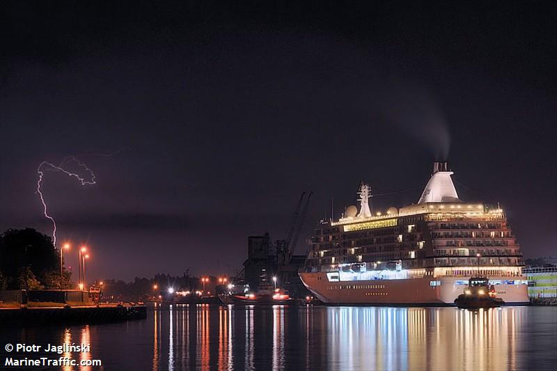 seven seas voyager (Passenger (Cruise) Ship) - IMO 9247144, MMSI 311513000, Call Sign C6SW3 under the flag of Bahamas