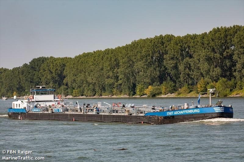 stadt aschaffenburg (Tanker) - IMO , MMSI 211496510, Call Sign DC6211 under the flag of Germany