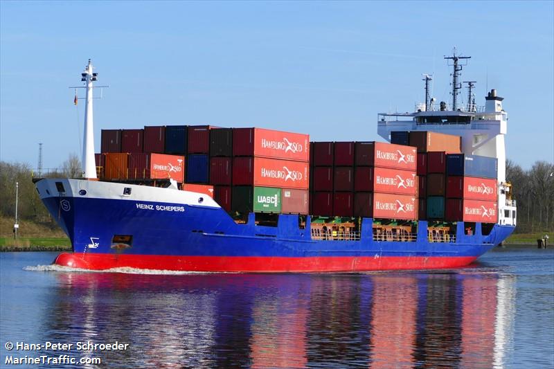 christina (Container Ship) - IMO 9061253, MMSI 214182689, Call Sign ER2689 under the flag of Moldova