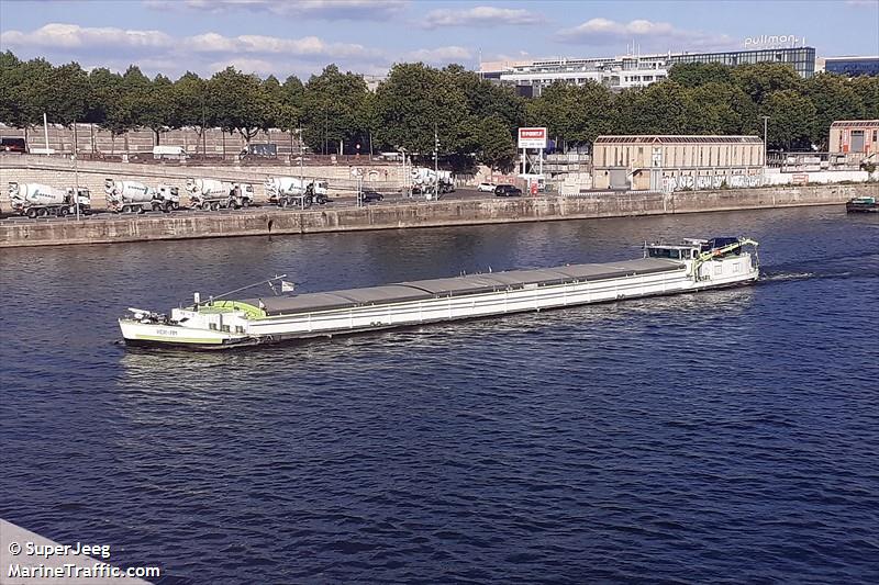 ver am (Cargo ship) - IMO , MMSI 226011030, Call Sign FM6360 under the flag of France