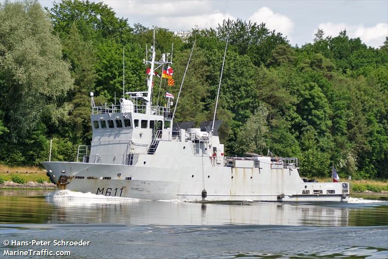 french navy warship (Diving ops) - IMO , MMSI 227800300, Call Sign FYCL under the flag of France