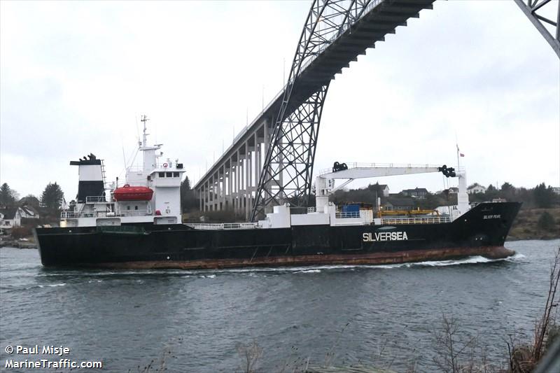 silver pearl (Refrigerated Cargo Ship) - IMO 8400050, MMSI 231766000, Call Sign OZ2096 under the flag of Faeroe Islands